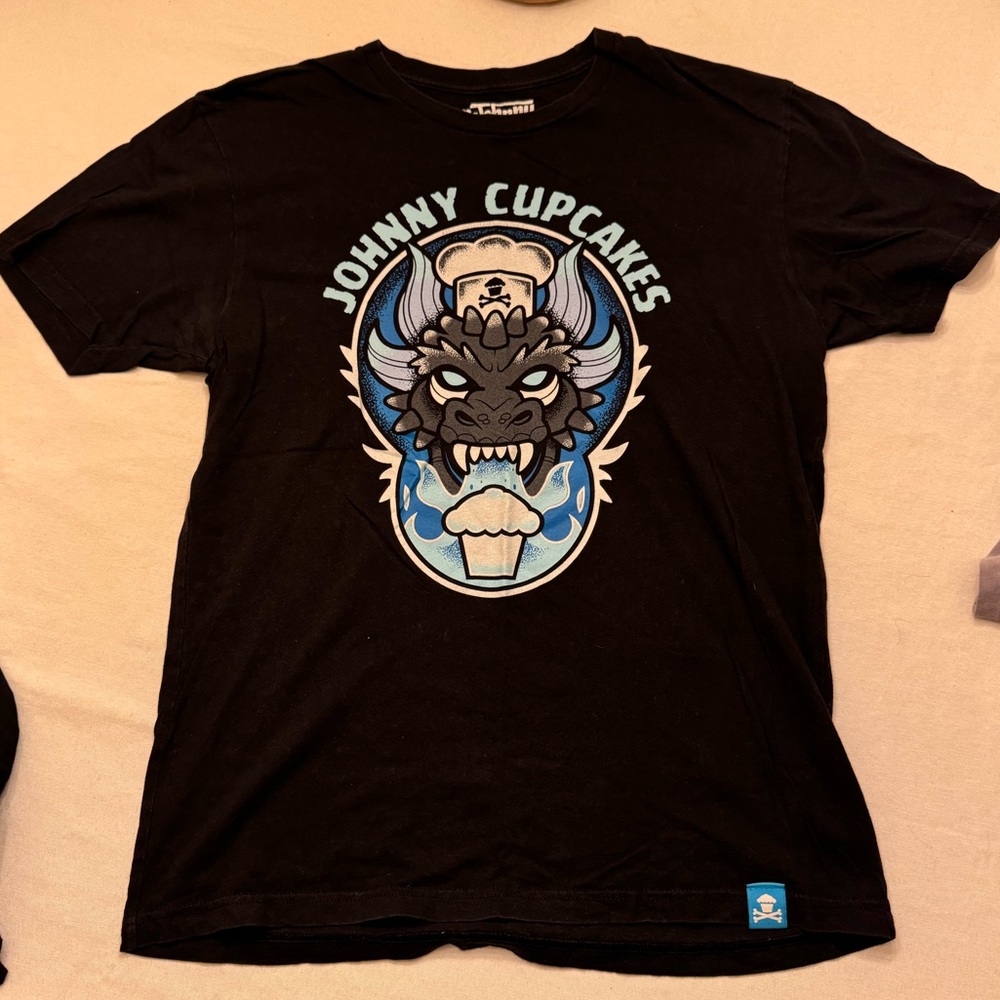 Johnny Cupcakes Game Of Thrones Men’s Large Shirt GITD